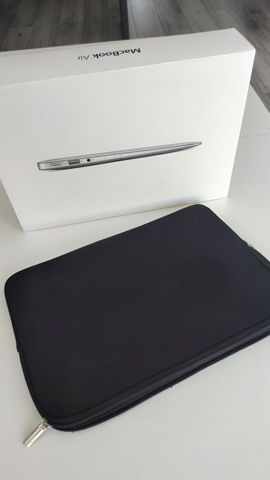 MacBook Air 11: 256GB SSD, i5, 4 GB, Jak nowy - stan idealny.