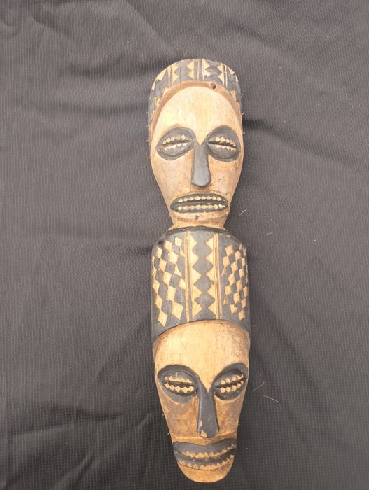 Drewniana afrykańska maska