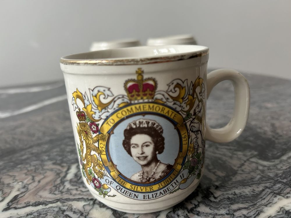 4xKubki -  rok 1977. Queen Elizabeth Silver Jubilee  Churchill China