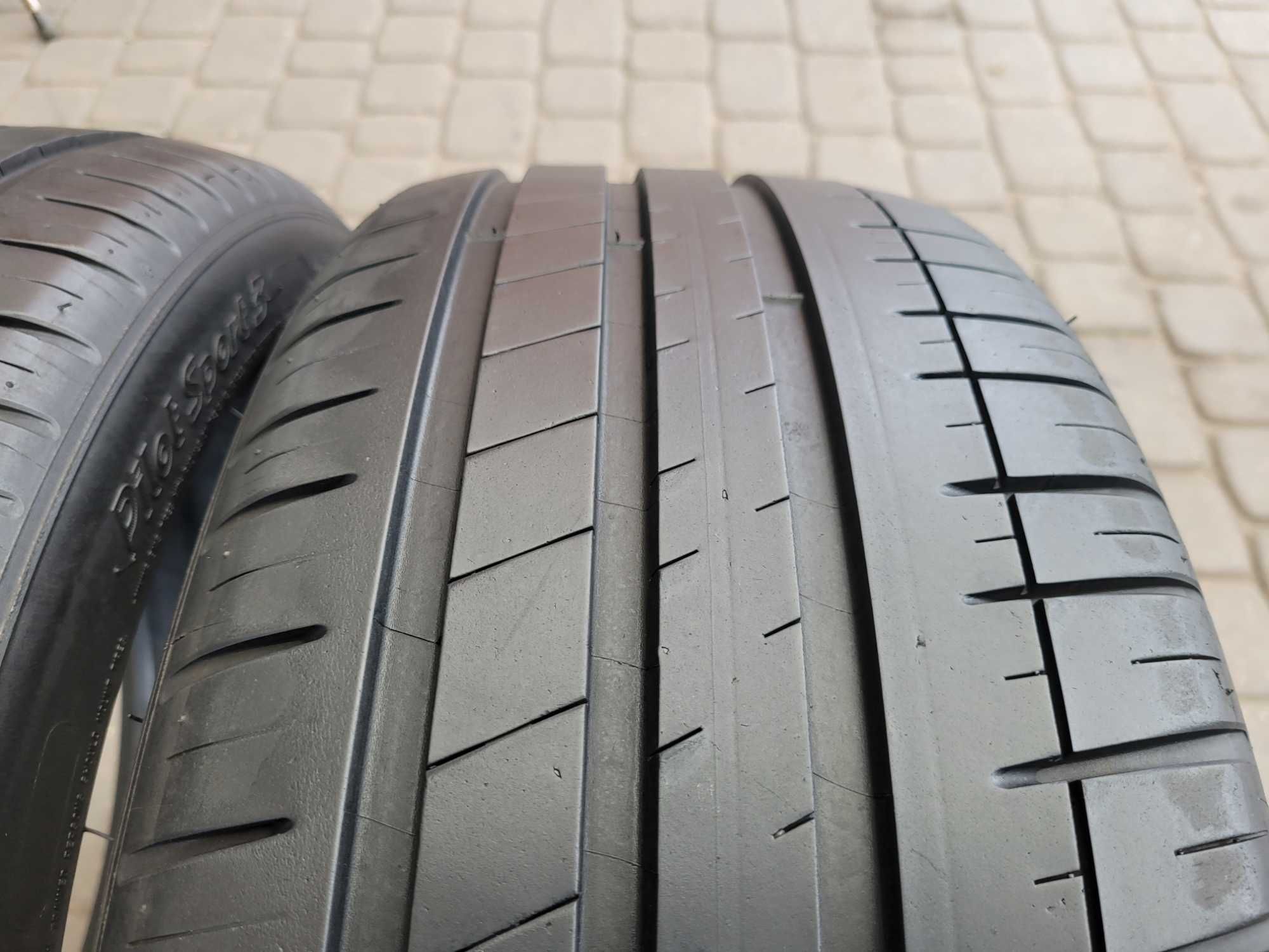 235 / 40 R  18    Michelin