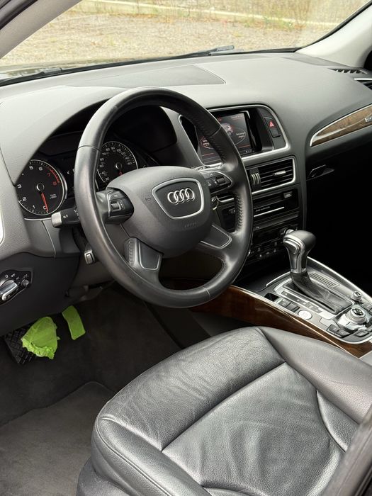 Продаж Audi Q5 2015року