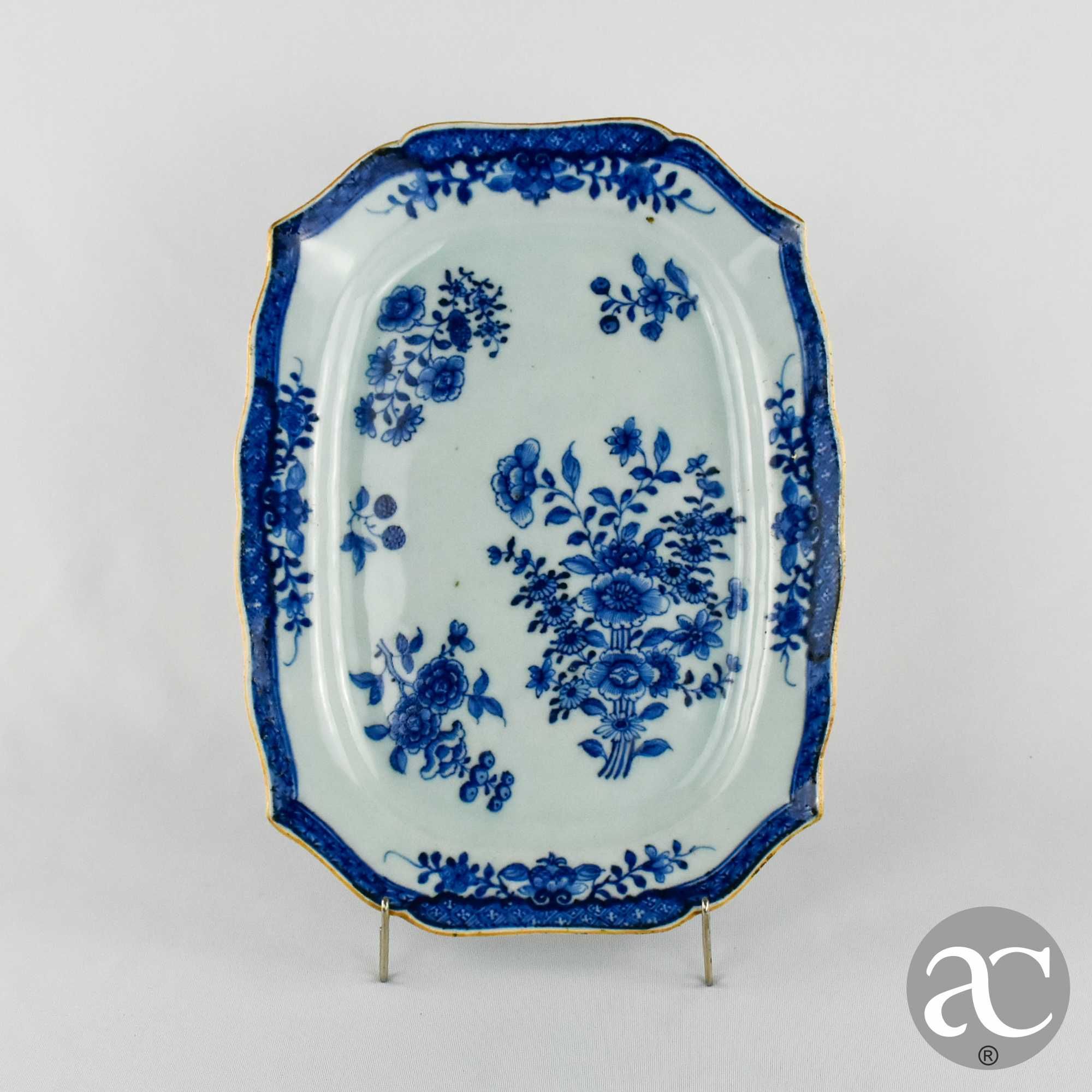 Travessa porcelana da China, dinastia Qing período Qianlong séc. XVIII