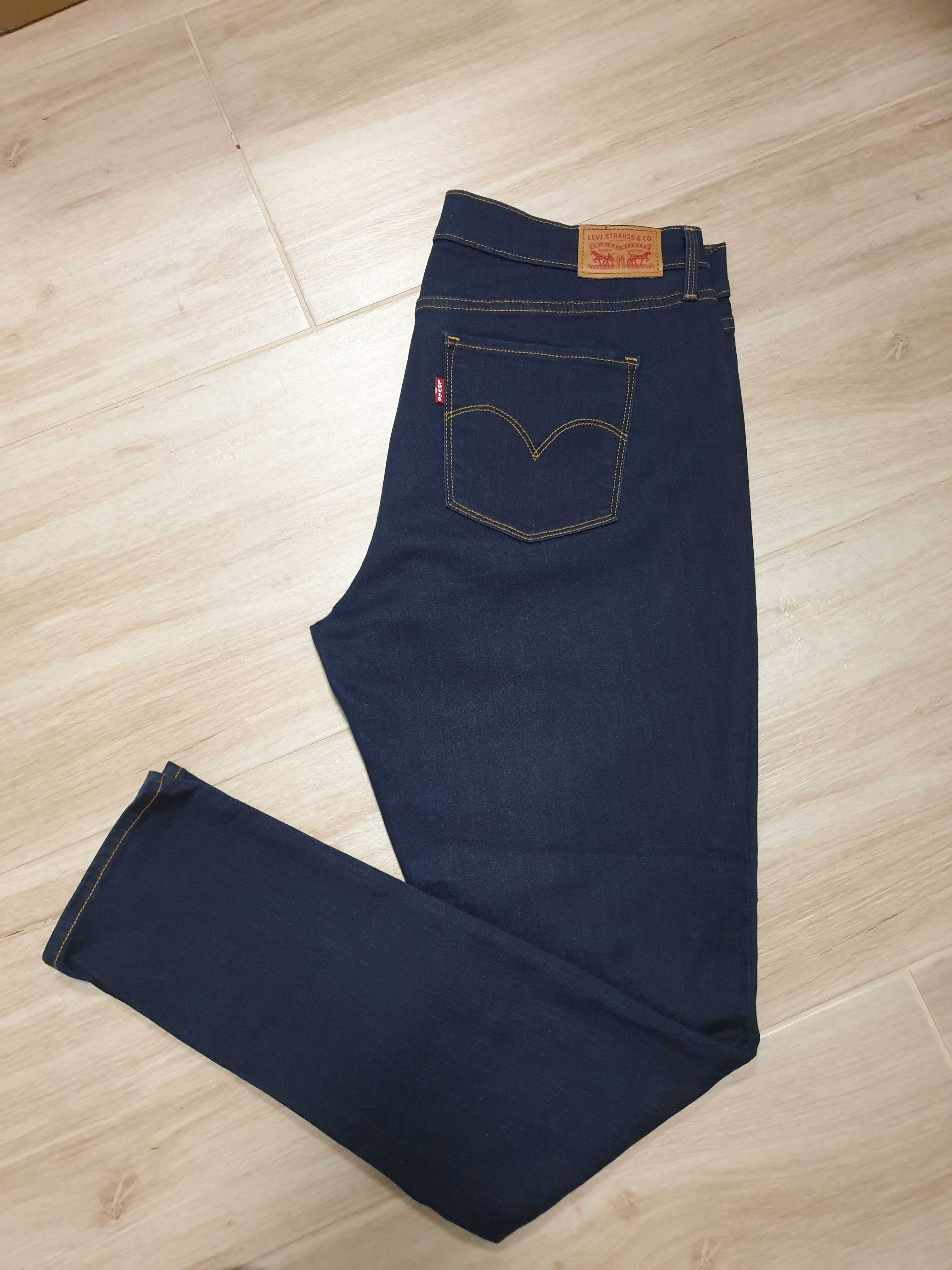 Levis 311 shaping skinny