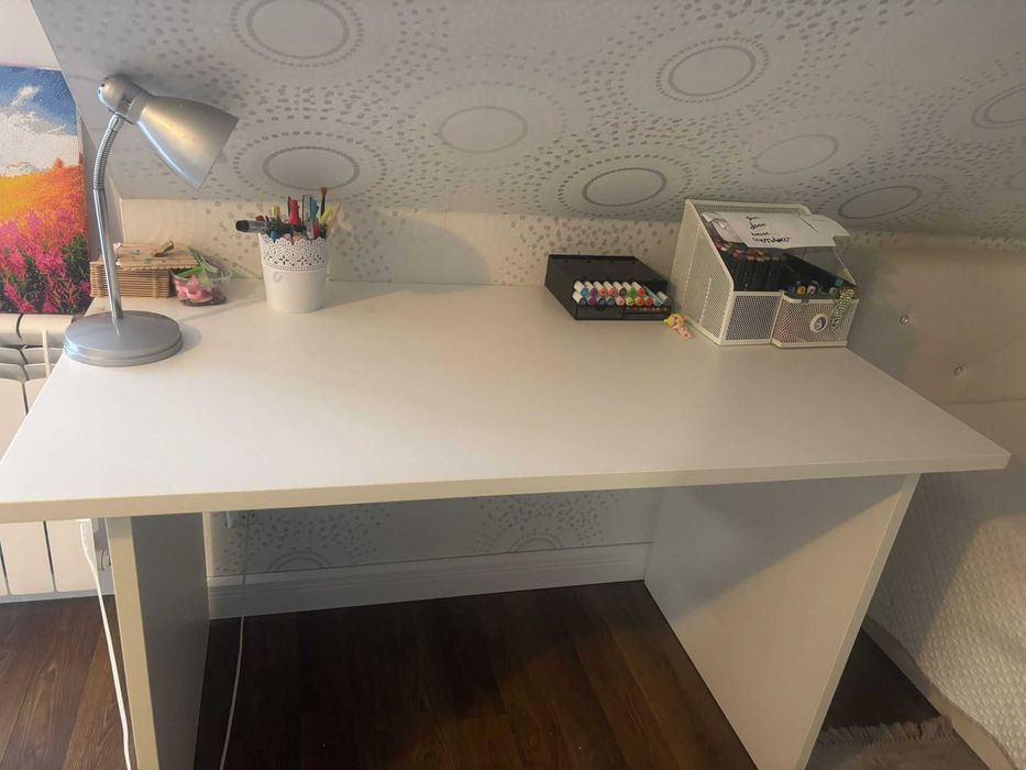 Sprzedam Piękne białe biurko