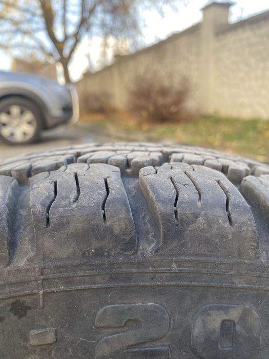Продам шини з дисками 175/70 r13