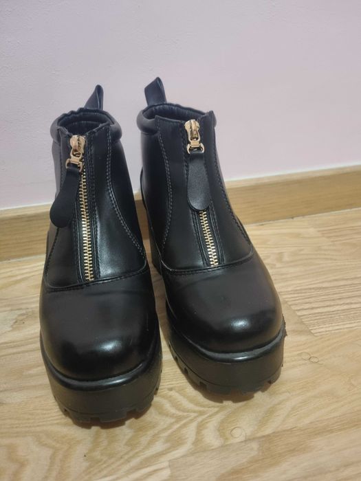 Czarne botki damskie lato/wiosna na platformie rozmiar 37
