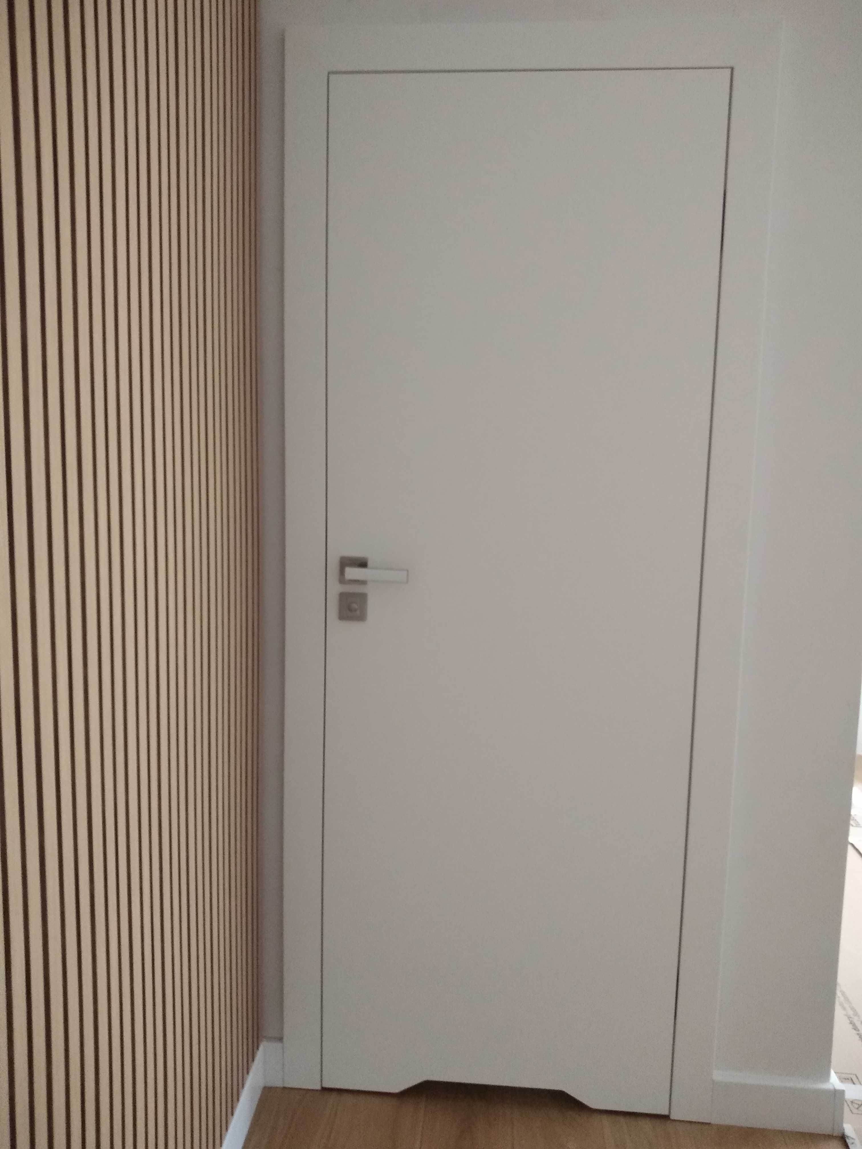 Nowe drzwi wewnętrzne łazienkowe bezprzylgowe + ościeżnica. Porta