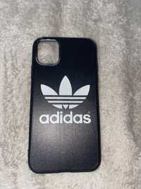 Capa preta iPhone 11 adidas