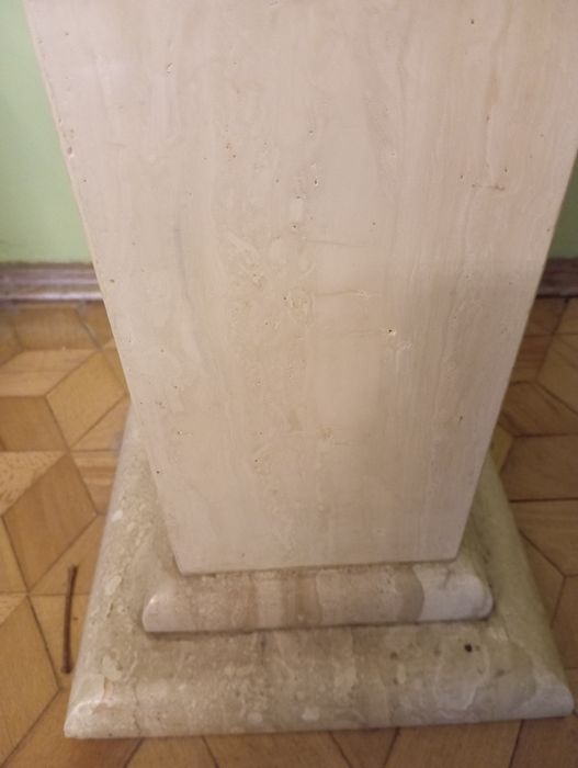 Kolumna,stolik,podstawka.Marmur