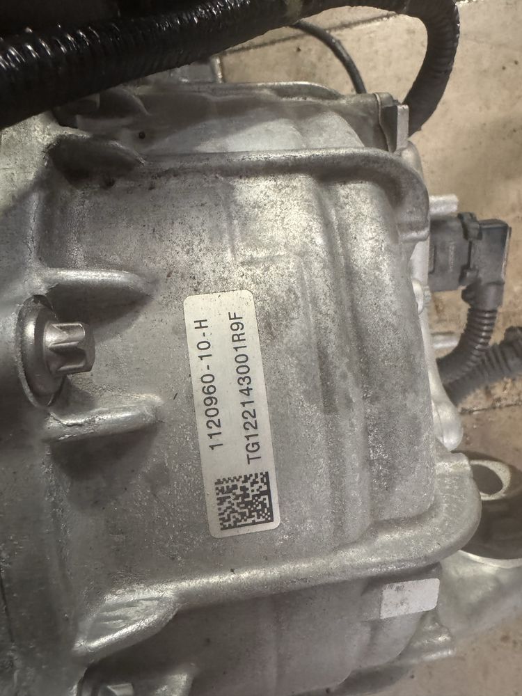 Tesla model 3 мотор 1120990-00-J 1120990-17-J