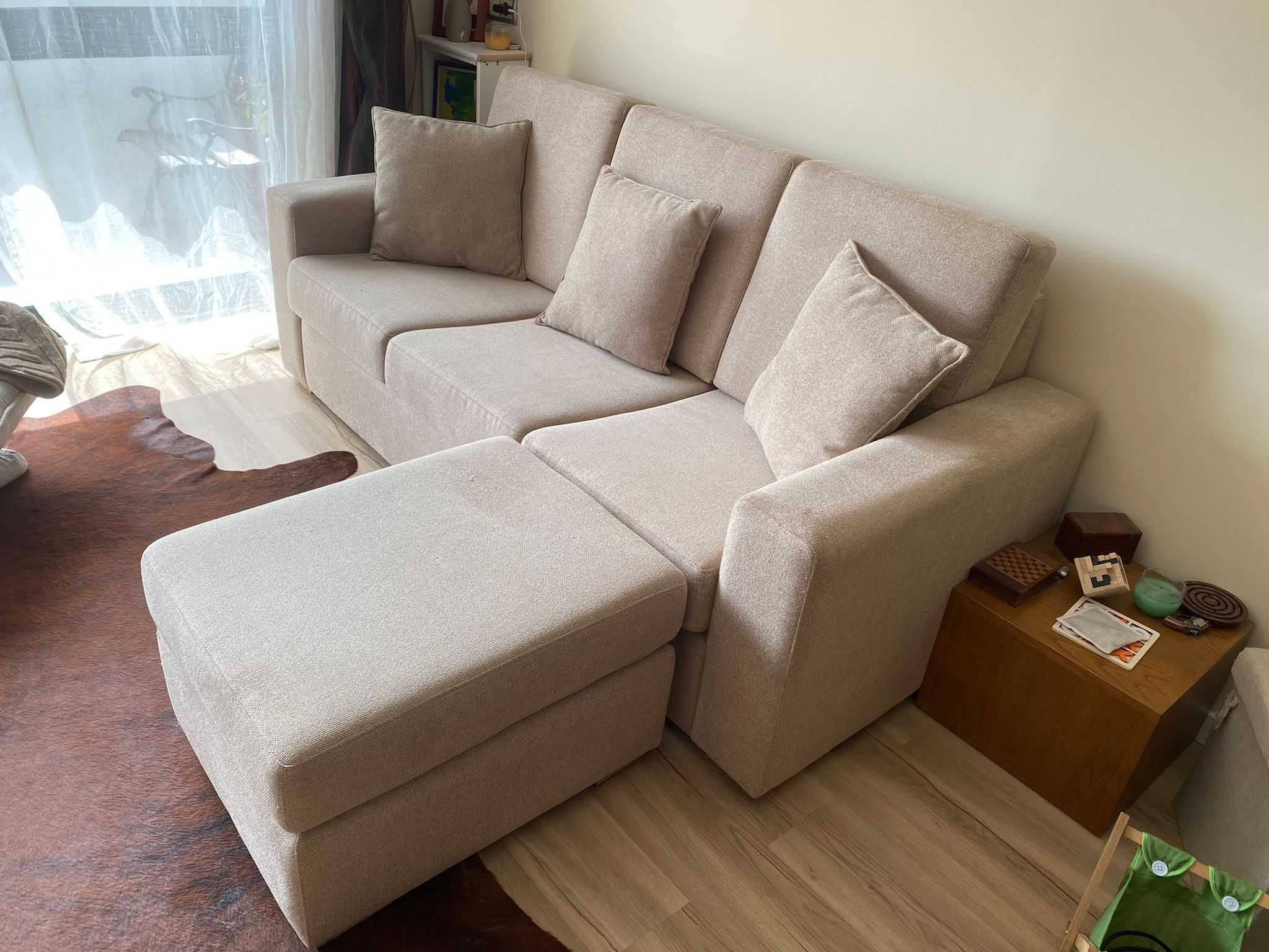 Sofá com chaise longue reversível