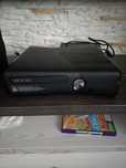 Konsola Xbox 360 S + Kinect + 2 pady