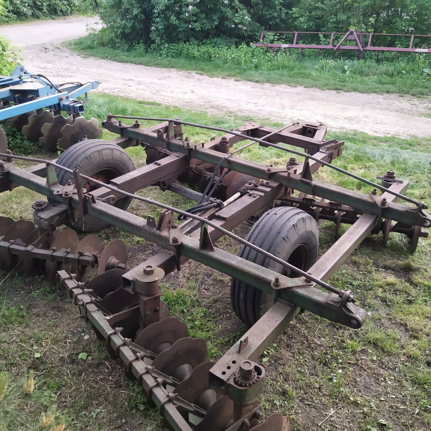 Борона дискова БДТ-7, середина.