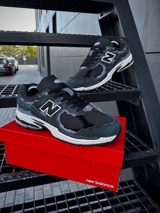Чоловічі Кросівки New Balance 2002R