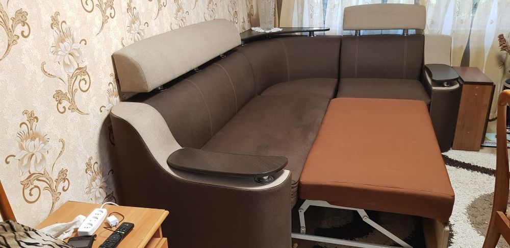 Продаж диван у гарному стані