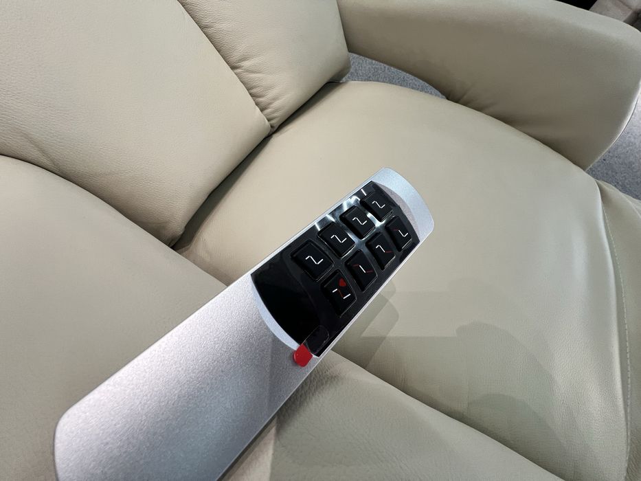 Крісло багато фукнціональне реклайнер електро привід шкіряне релакс