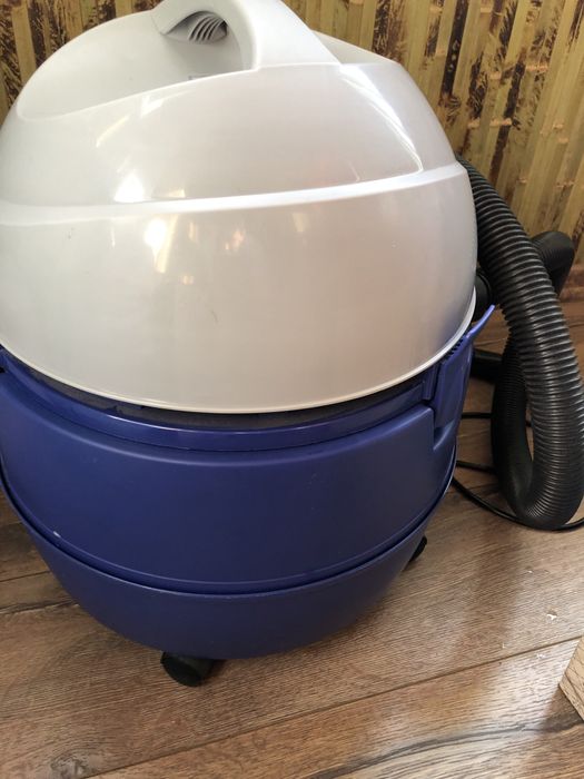 Мощный пылесос для дома или гаража