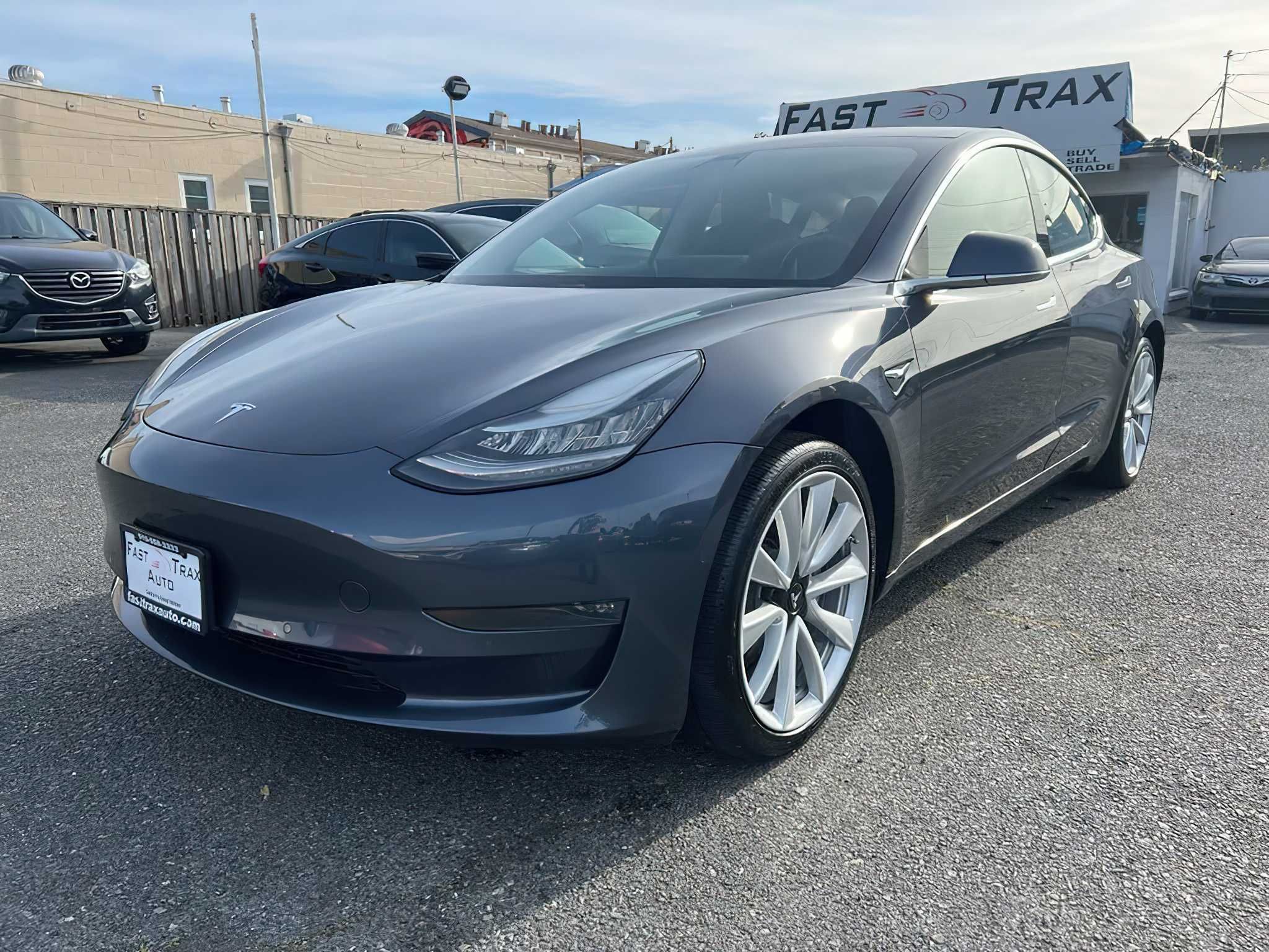 Tesla Model 3 2017