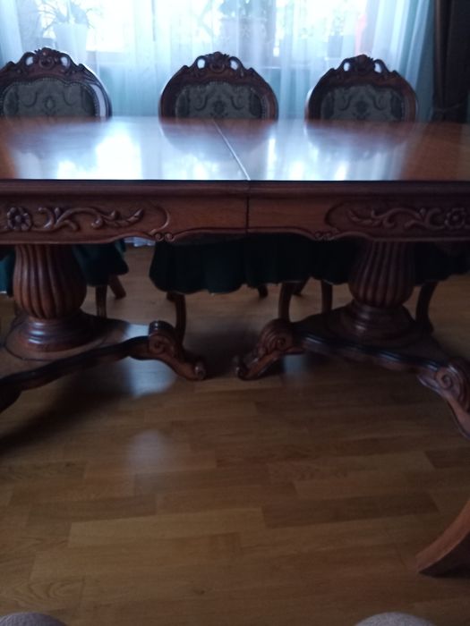 Стіл та стільці/ Малайзія/Стіл великий,довжина 2 метри.