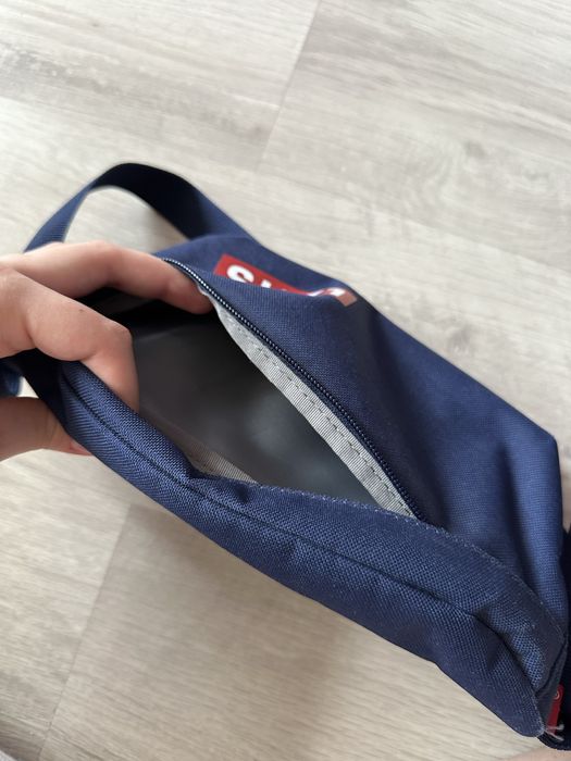 Levi’s (Левайс) бананка сумка поясна