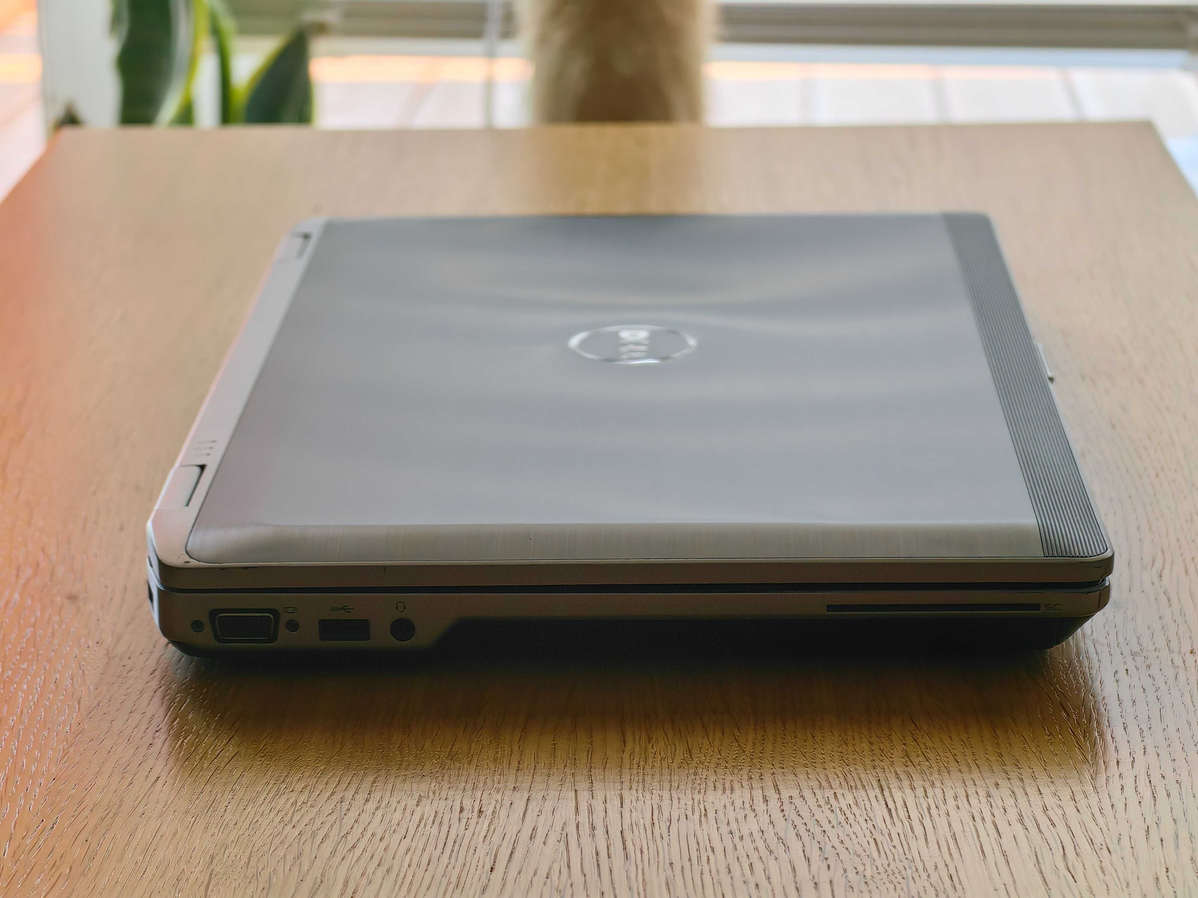 Dell Latitude e6530 I7 3740QM 2.7GHz Nvidia NVS 5200M DVD 256SSD