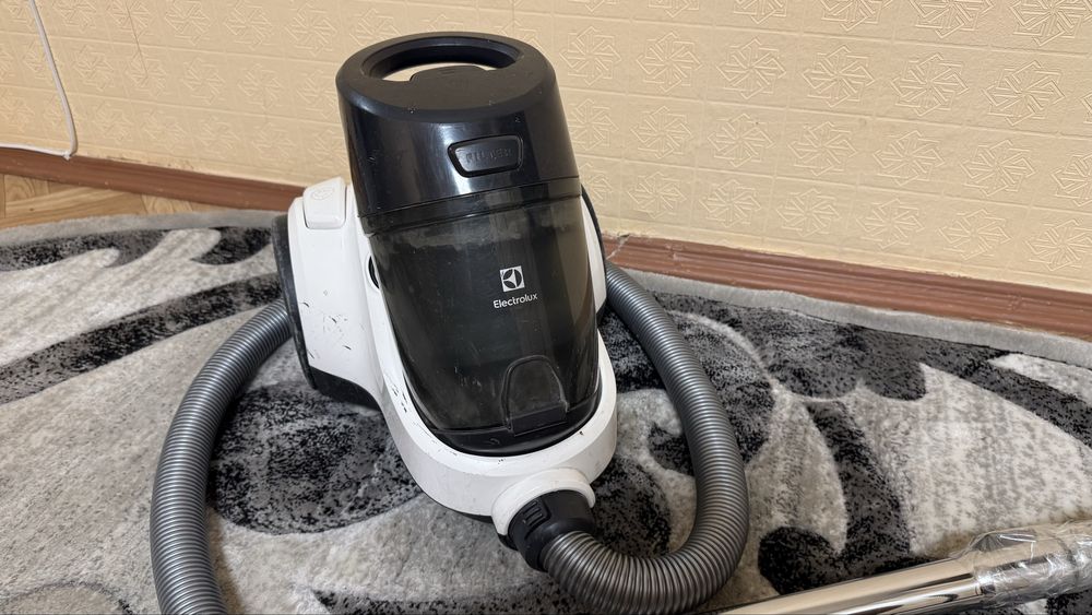пылесос electrolux ec41-25w