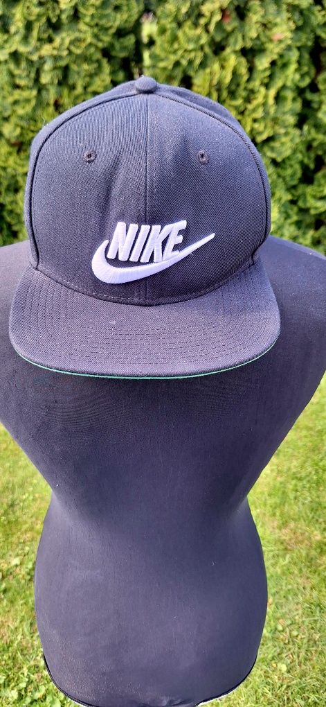 Czarna czapka Nike Pro Dri-Fit
