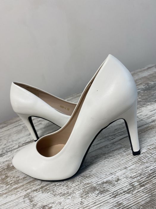 Продам туфлі нові, в ідеальному стані