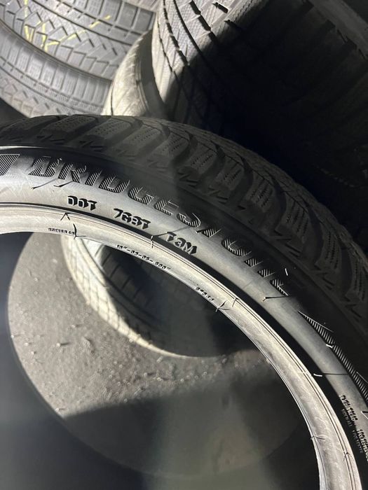 245/40/19 8мм пара зимних шин