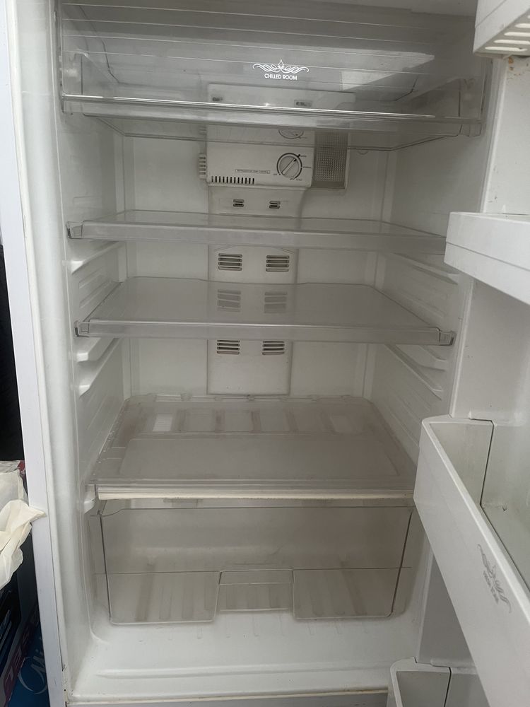 Холодильник Daewoo .