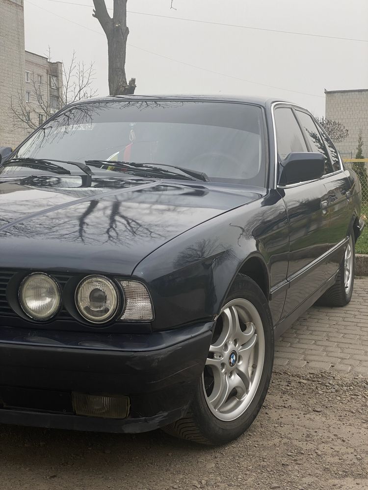 Продам машину BMW E34 1990 року