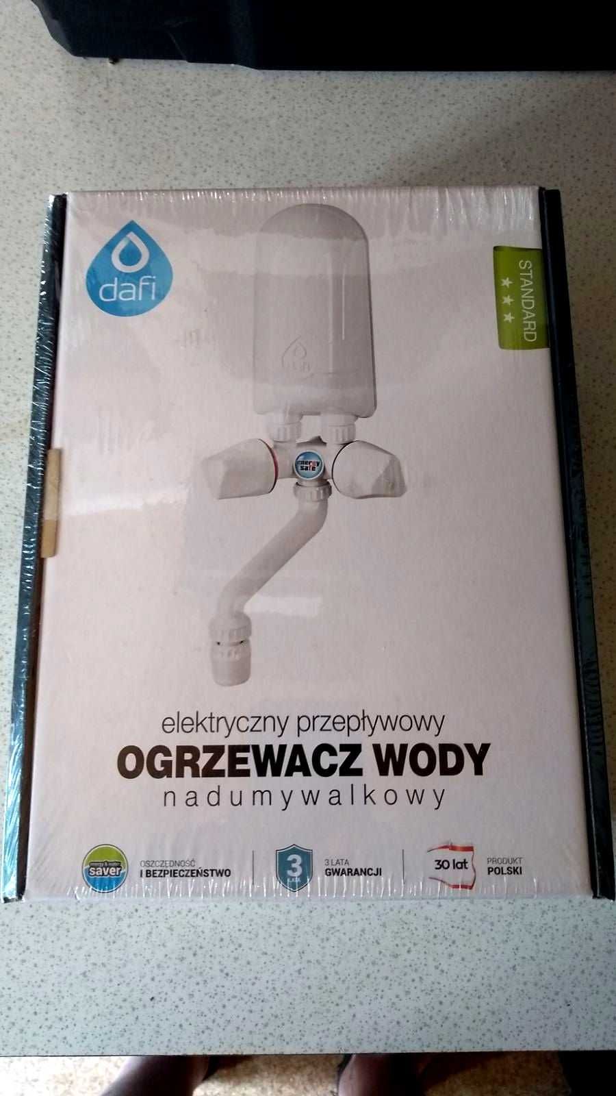 Podgrzewacz wody Dafi z baterią chrom