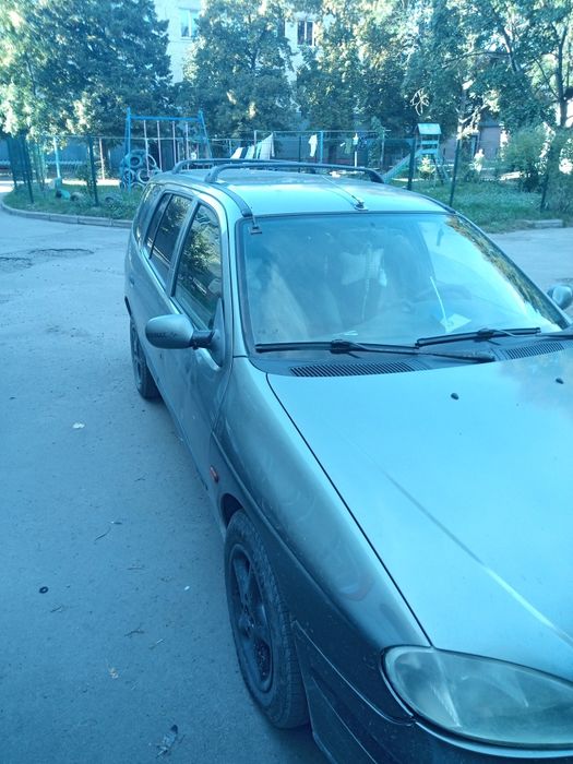 Продам Рено Меган 1