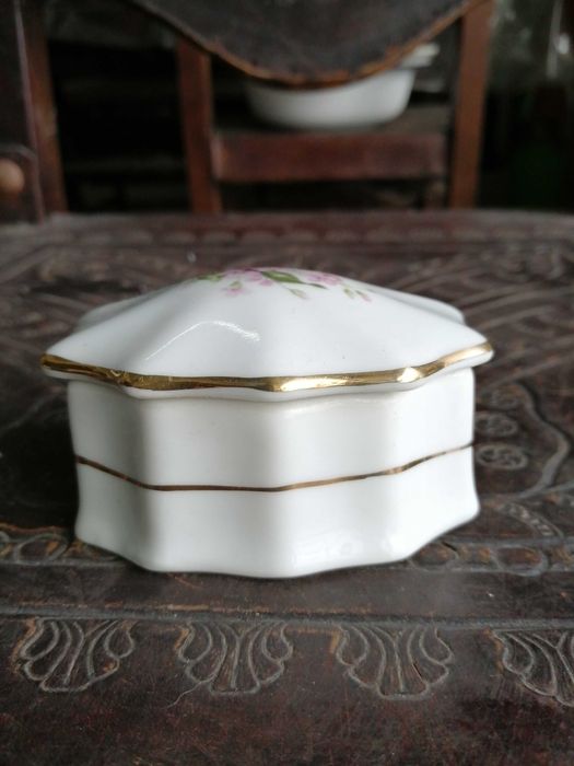 guarda joias pequeno antigo da Artibus