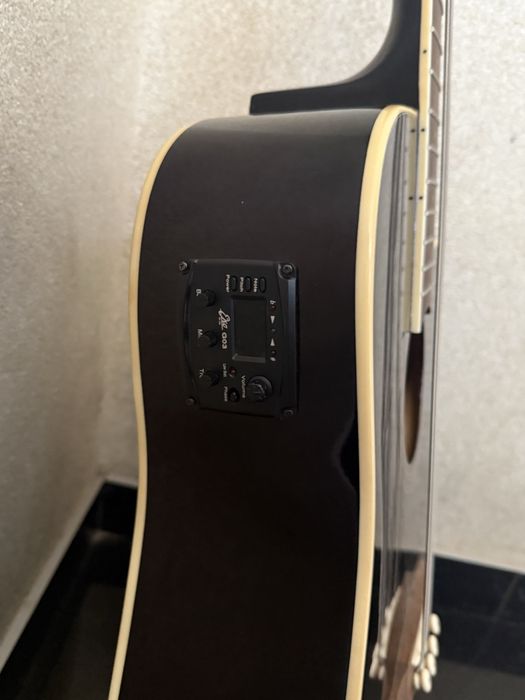 Гітара акустичний бас