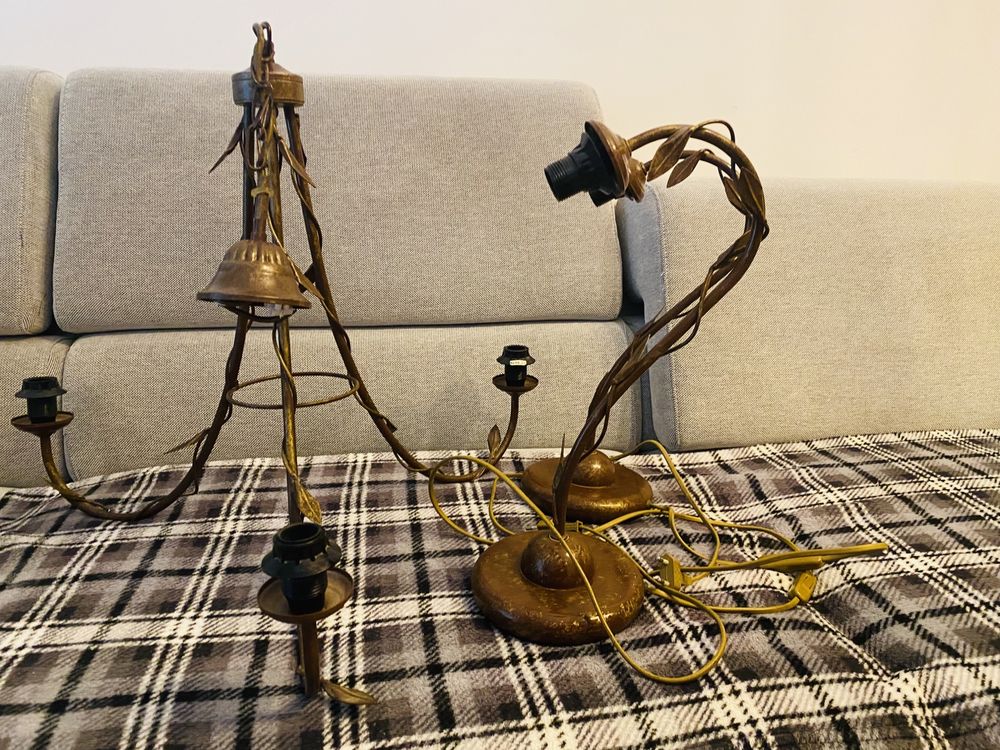 Conjunto de candeeiros de quarto.