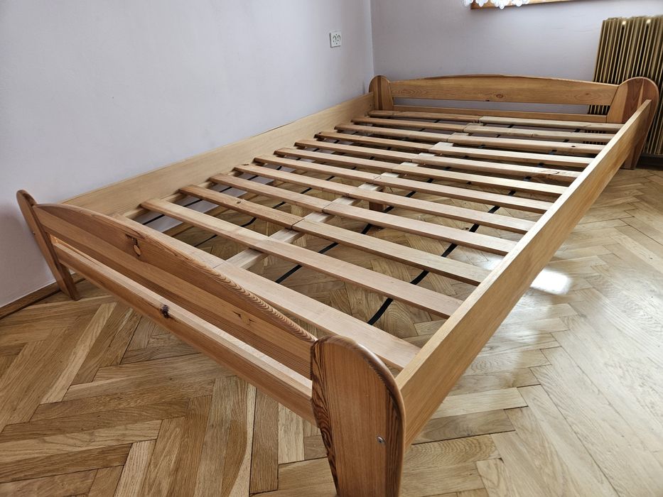 Łóżko drewniane pod materac 200x140 cm