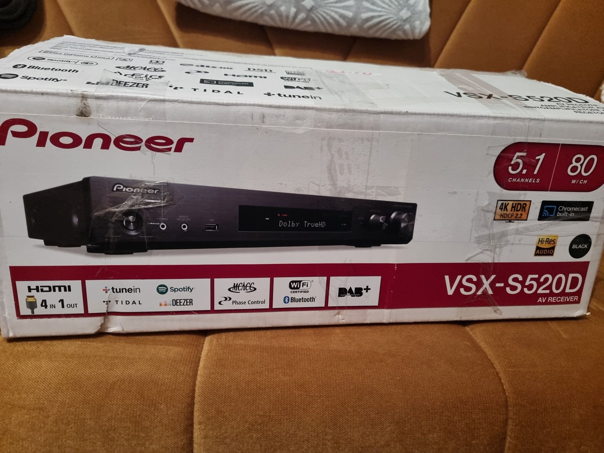 Amplituner  5.1 Pioneer VSX 520 D oraz DVD V 420V( kino domowe )