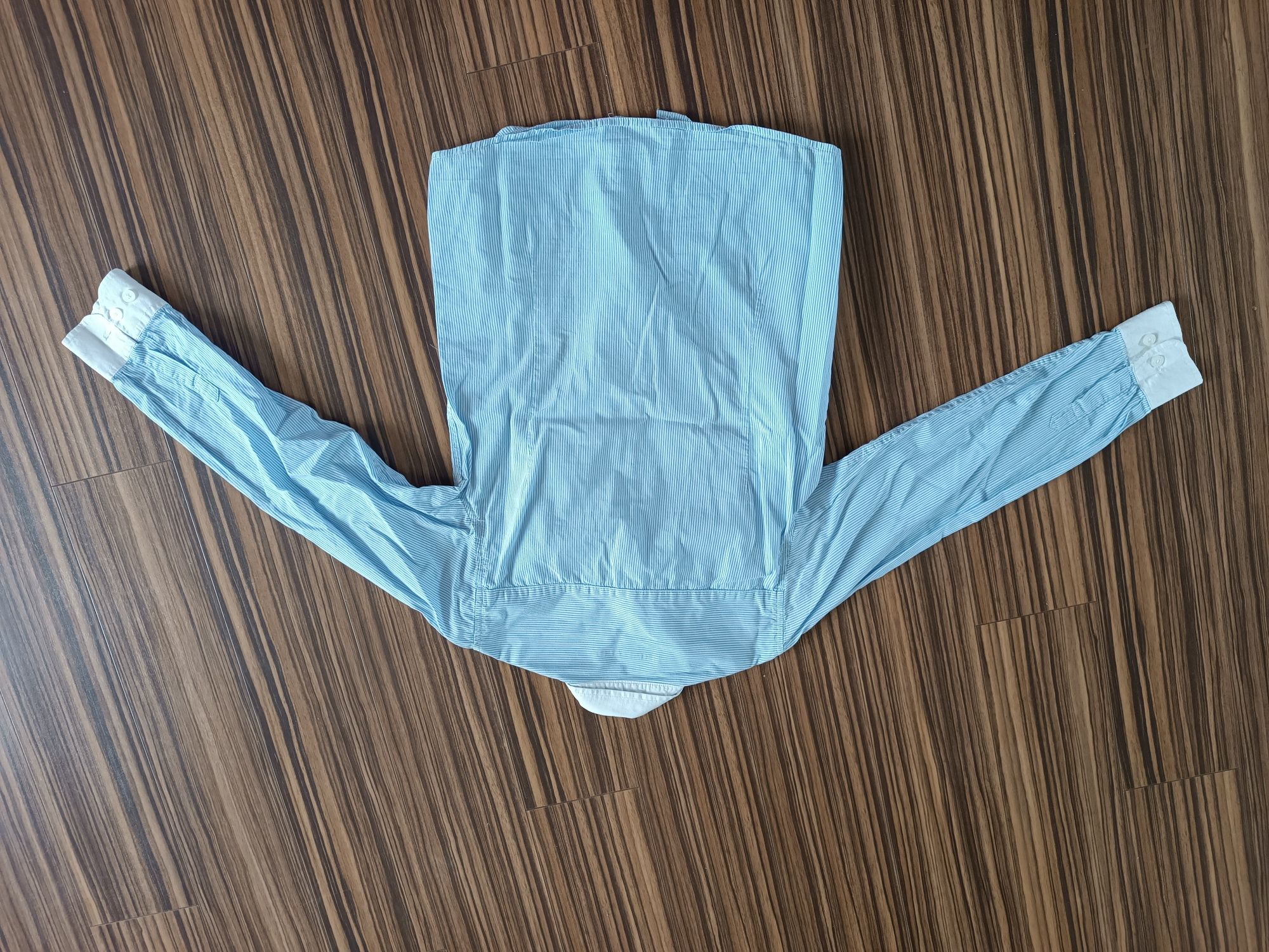 Elegancka koszula z kołnierzykiem Reserved 140