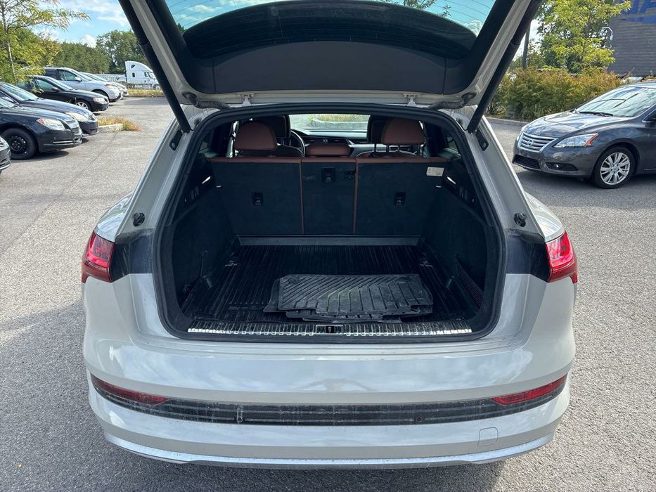 Audi E-tron 55 Quattro Prestige 4D 95kW