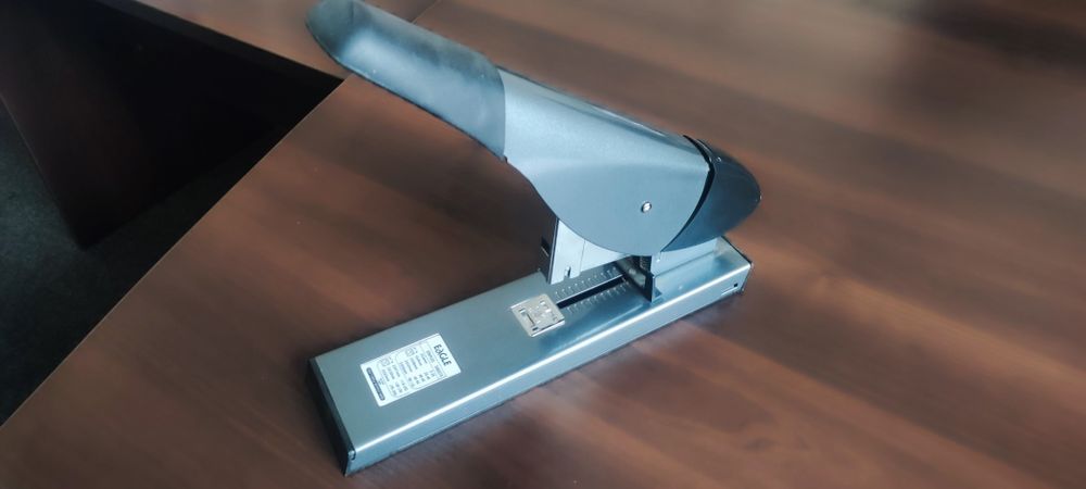 Степлер EAGLE 8539 (до 200 листов)