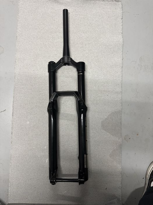 Suspenção Rockshhox ZEB ultimate charger 3.1 RC2 170mm 29”