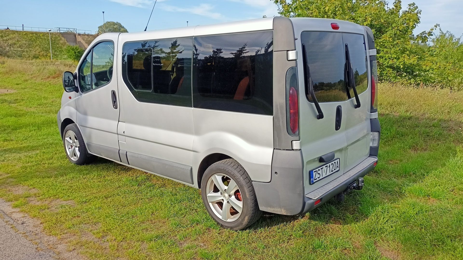 Wypożyczalnia Wynajem busa 9 osobowego, przewóz osób