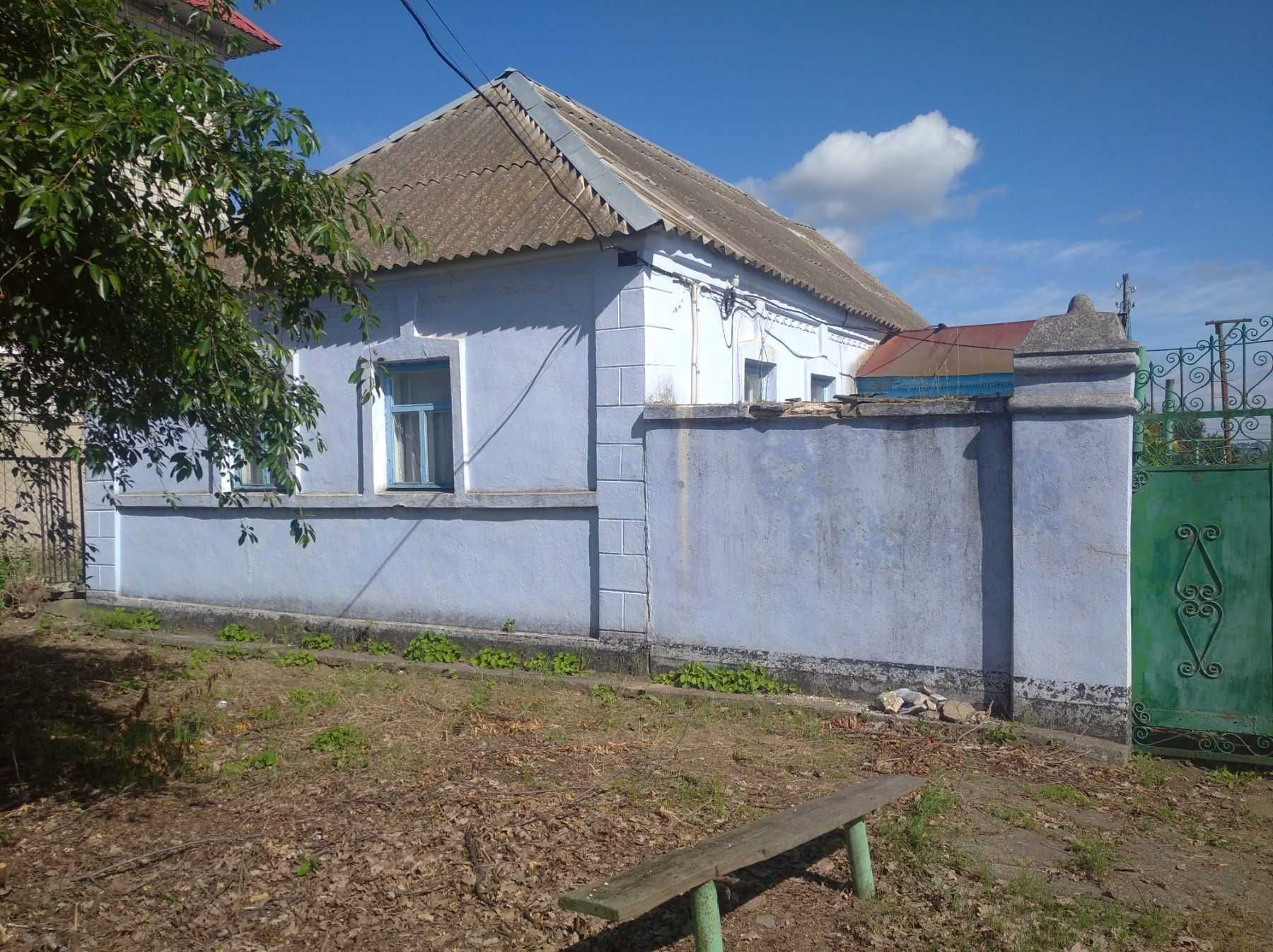 Продам будинок у центрі Матвіївки