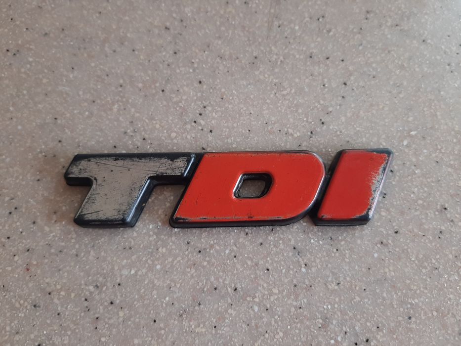 Автомобільна емблема TDI