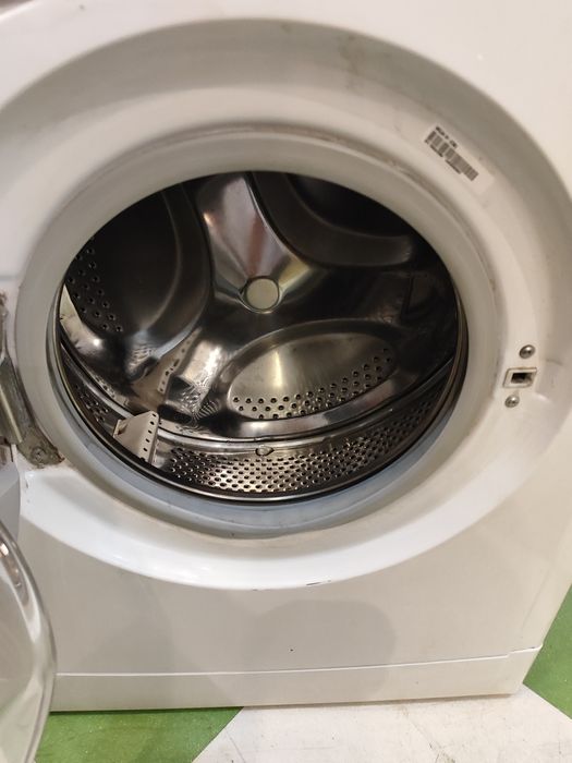 Продам пральну машину INDESIT