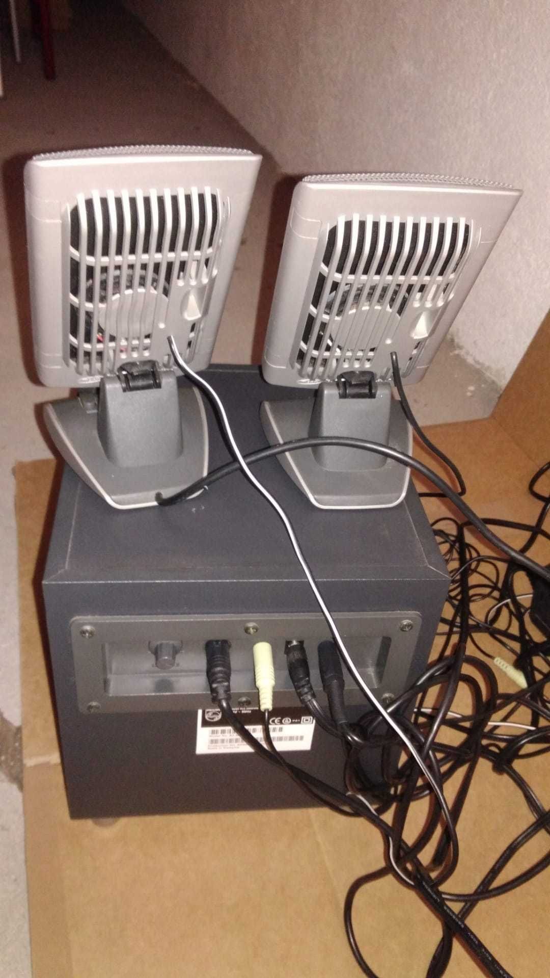 Colunas  para PC  Philips com som buffer.  Muito Pouco uso