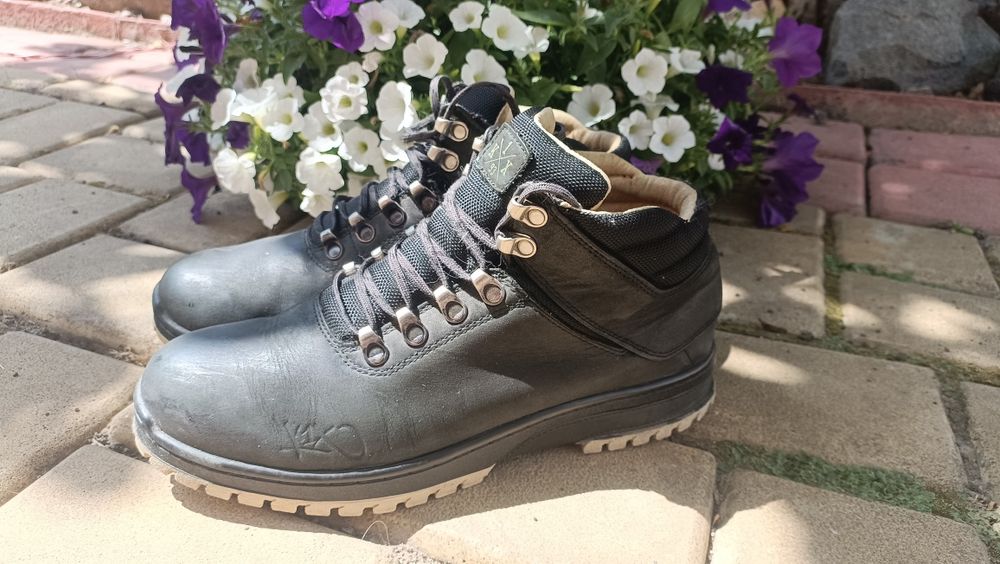 Зручні,легеньки черевики