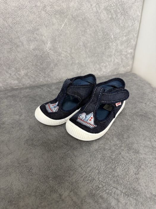 Дииячі босоніжки 25 розмір