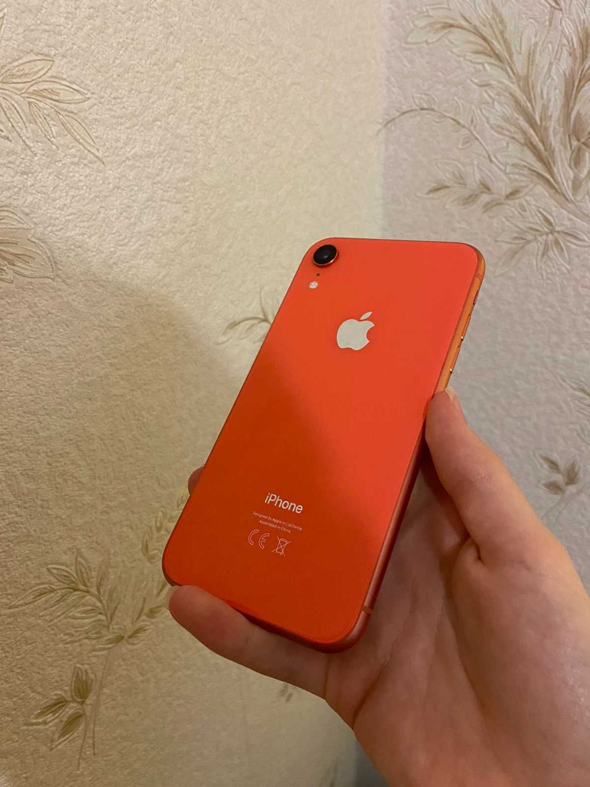 Продам б/у iPhone Xr